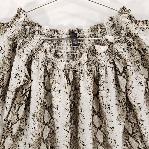 J For Justify Blouse Womens Large Snake Print Off The Shoulder Ruffle Neck Top - Picture 2 of 8